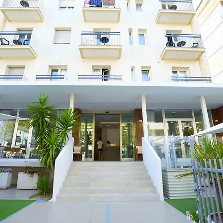 Giannini Ξενοδοχείο 3*